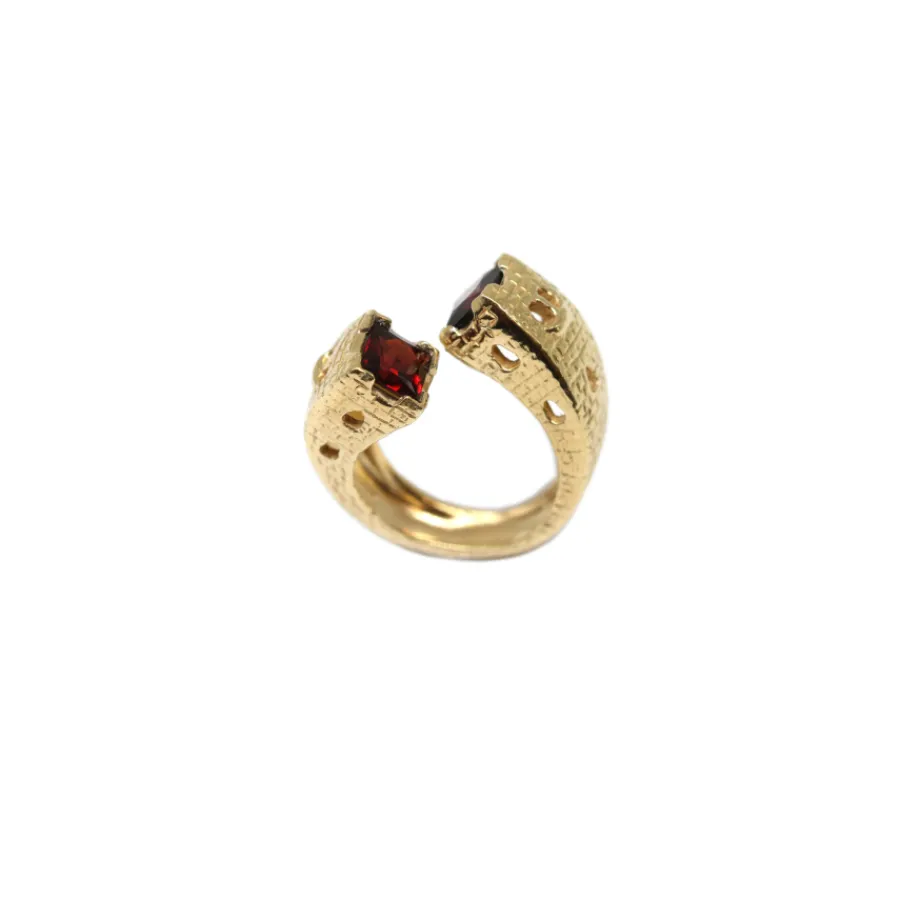 anello_gothic_towers_arge_0.webp Clearance Anello Gothic Towers Argento Placcato Oro e Granati Rossi Anelli