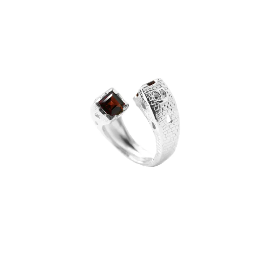 anello_torri_gotiche_arge_0.webp Outlet Anello Torri Gotiche Argento e Granati Rossi Anelli