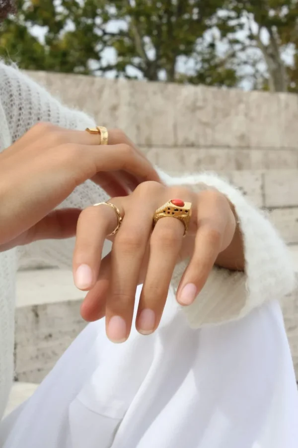 Discount Anello Villa Malaparte in Argento Placcato Oro con Corallo Anelli